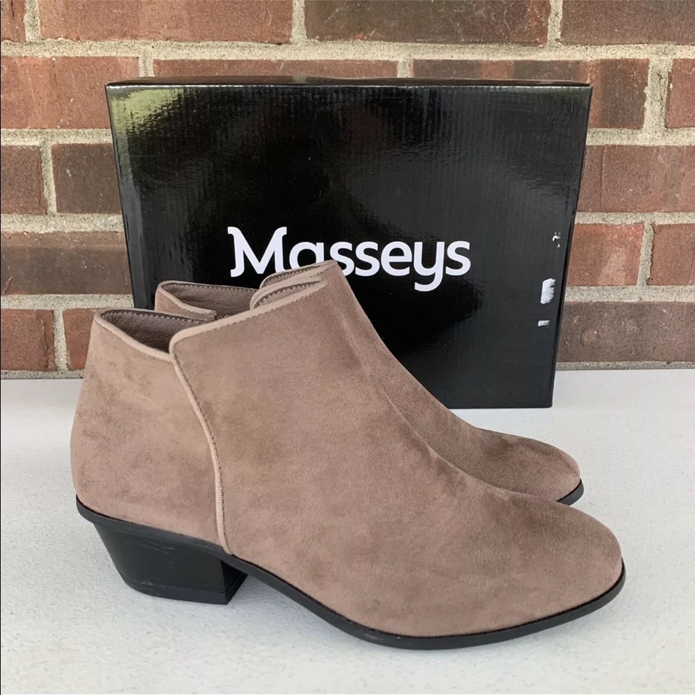 Masseys Women’s Addie Almond Toe Ankle Fashion Boots, Dark Taupe, Size US 7 W